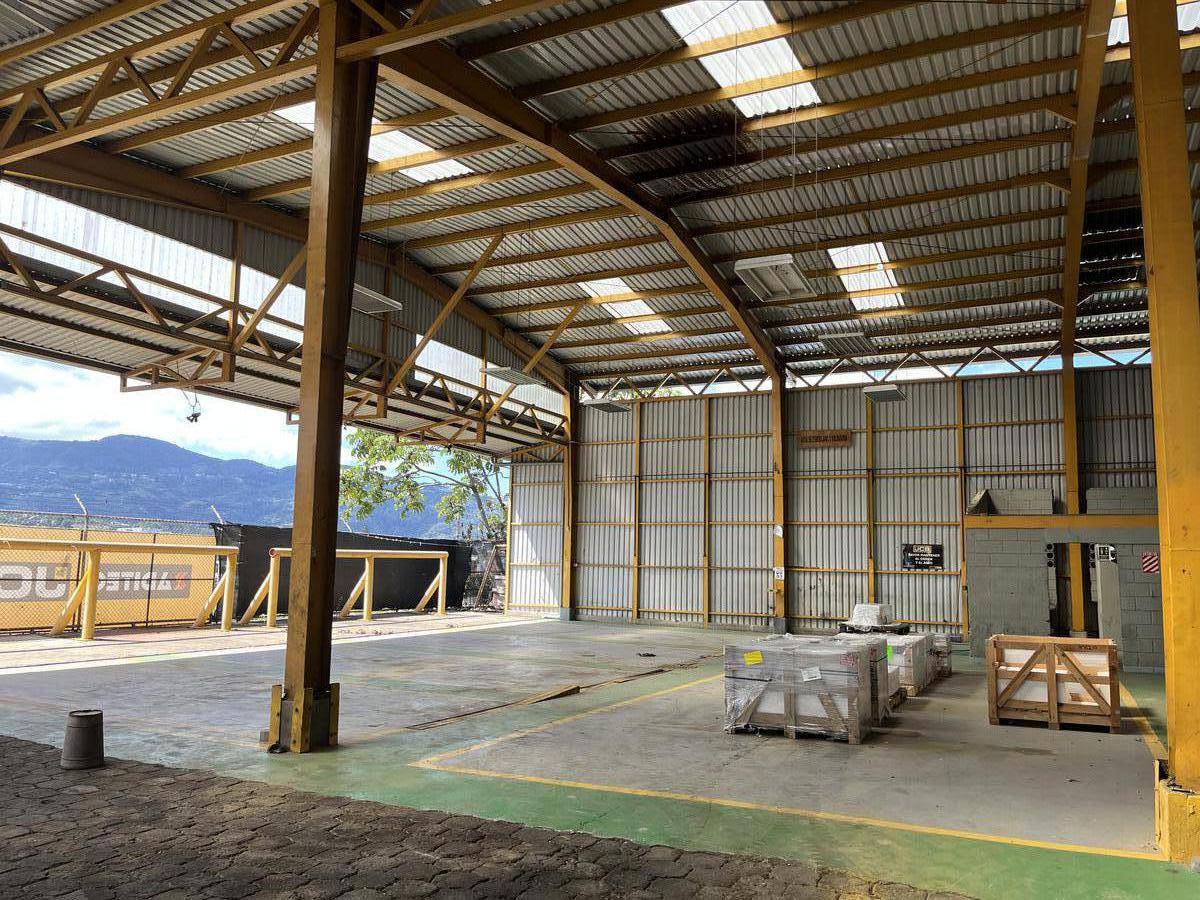 Bodega Plaza Aditec