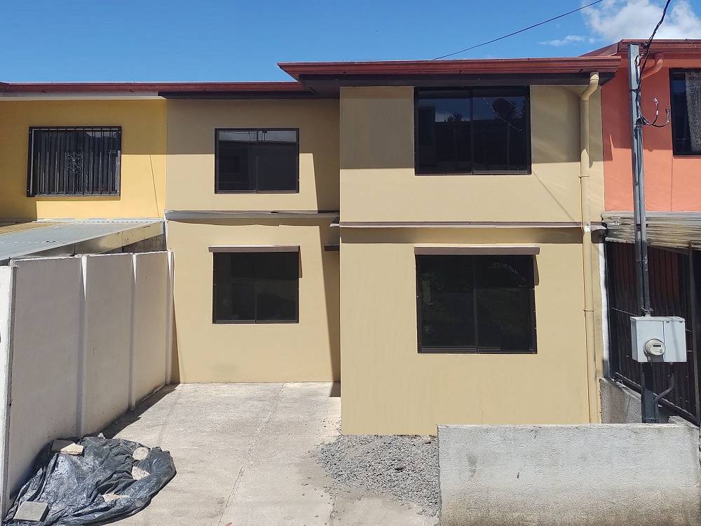 1. Fachada. Casa en La campiña, Cartago-f7c1b24e