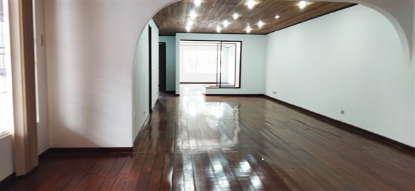 1657330753349-18fa9926