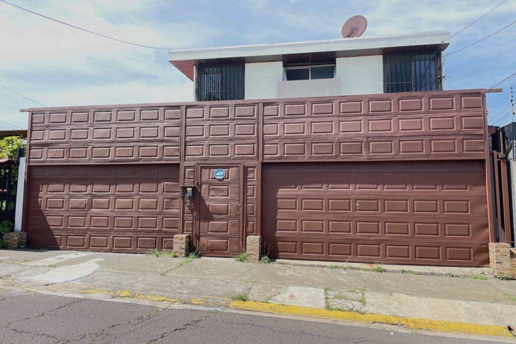 Casa-en-venta-uruca-san-jose-uso-mixto1337
