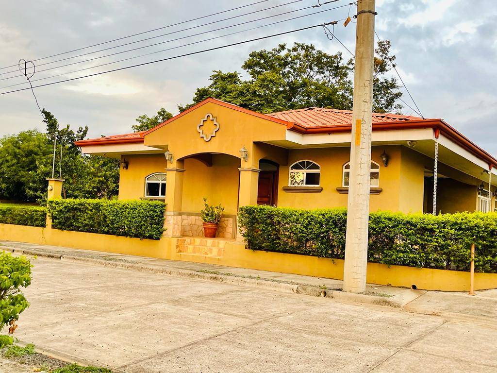Casa en alquiler en Orotina Totalmente Amoblada