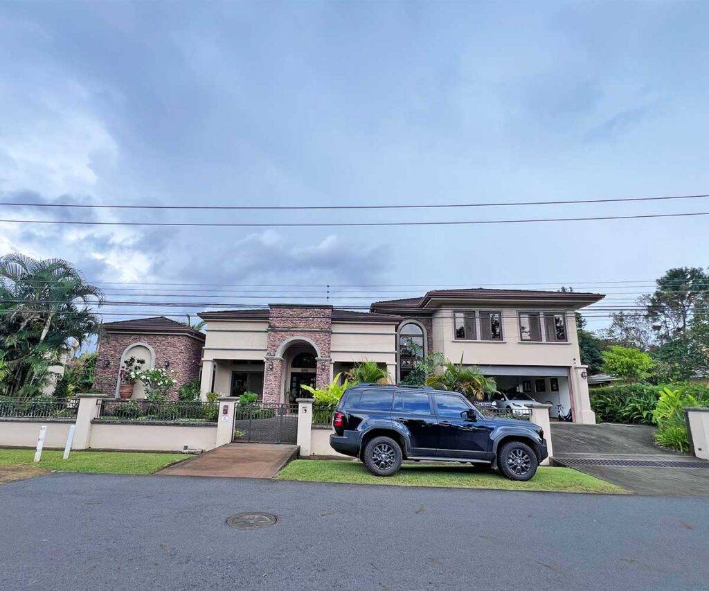 1-CASA-LAURA