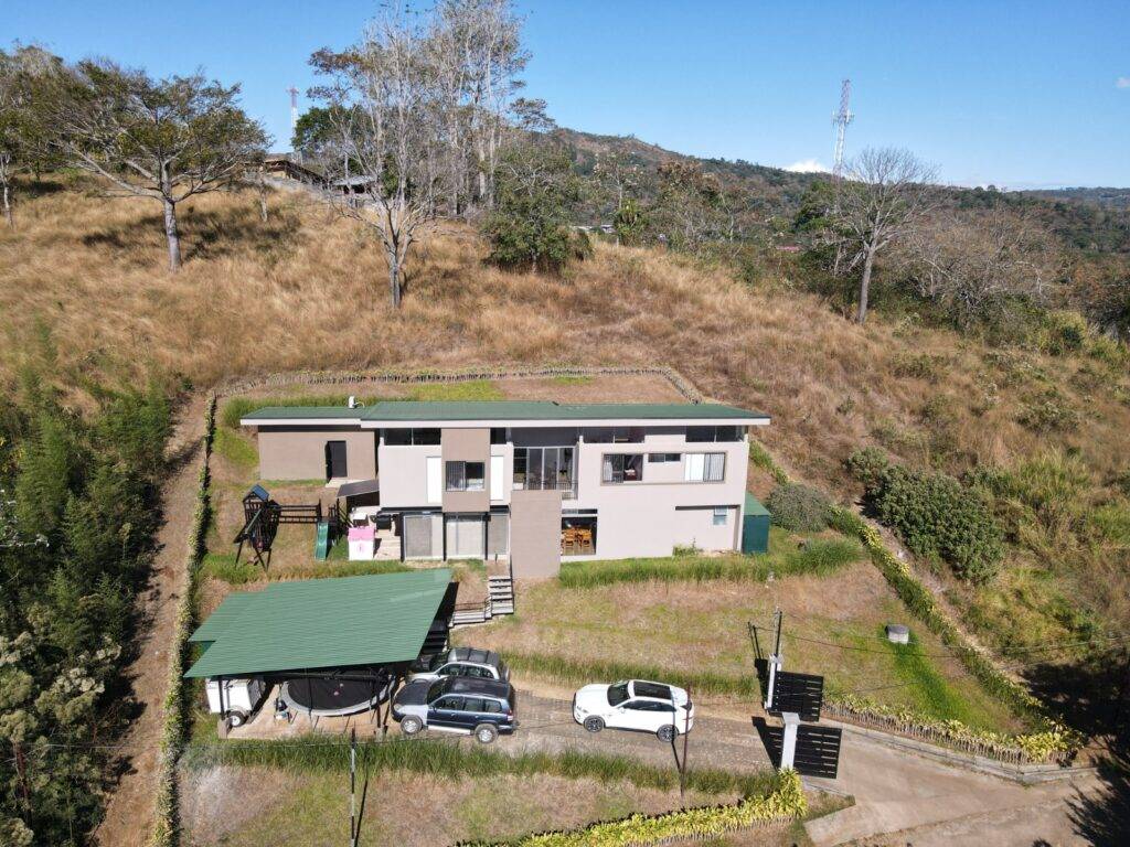 RealEstate_Elegant2StoryHouse_1