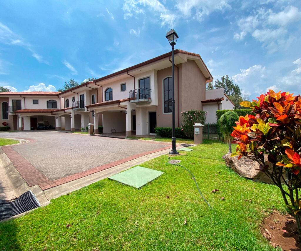 townhouse-alquiler-los-reyes-4