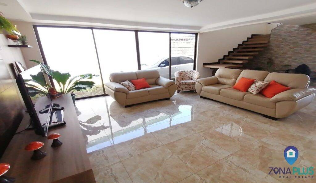 Casa en Residencial, Santo Domingo Heredia (15)