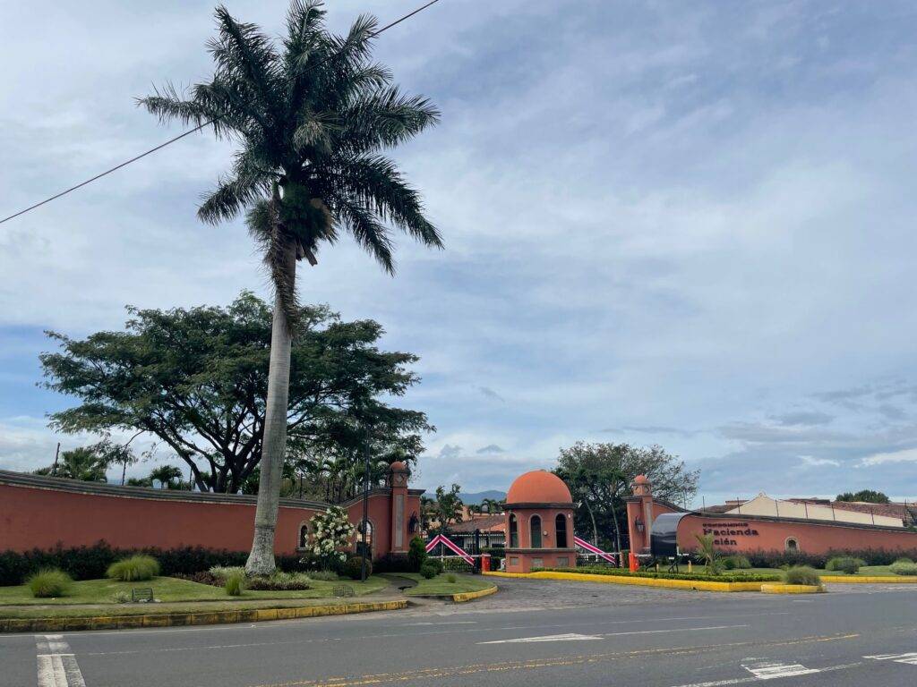 Foto-fachada-condominio-2
