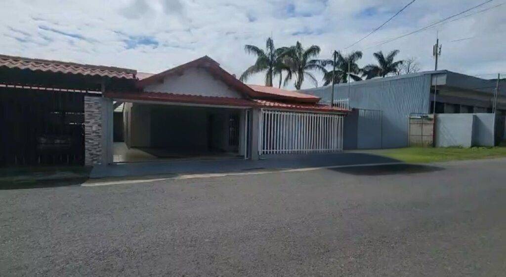 u1408-Real-Estate-Adriana-Palmares