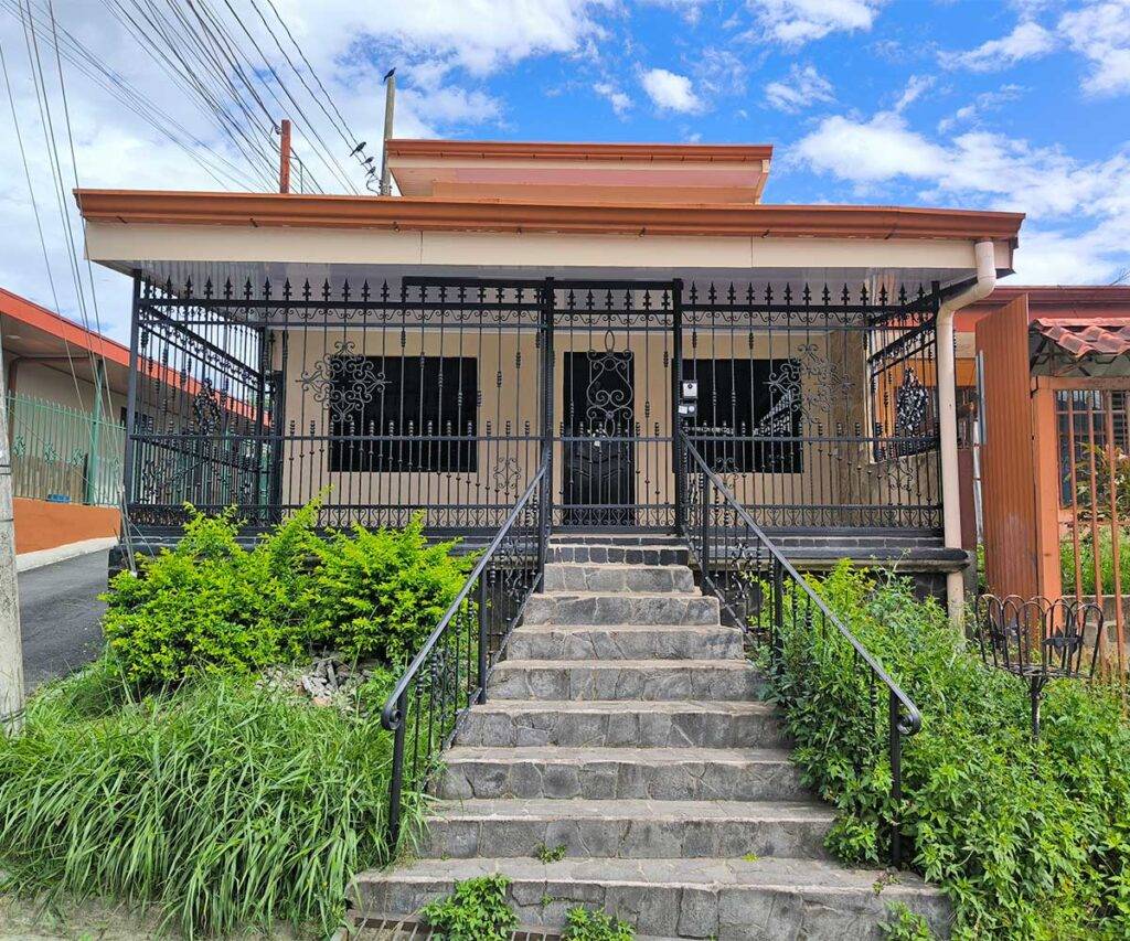 1-CASA-HIGUITO