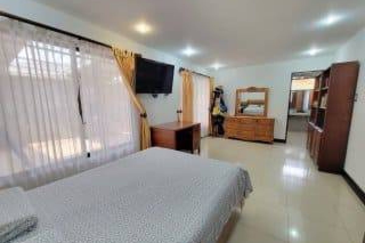 16 casa-venta-curribabat-cuatrohabitaciones-patio-zonaverde-dosplantas-residencial