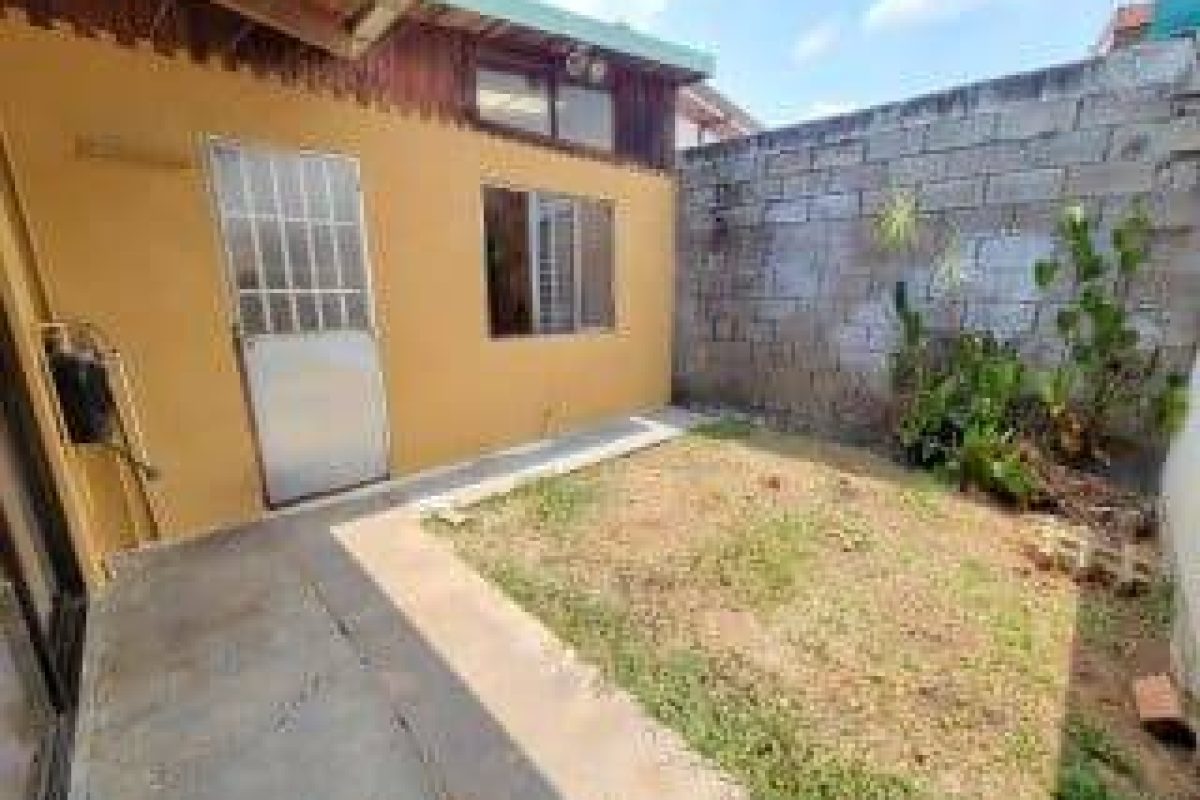 18 casa-venta-curribabat-cuatrohabitaciones-patio-zonaverde-dosplantas-residencial