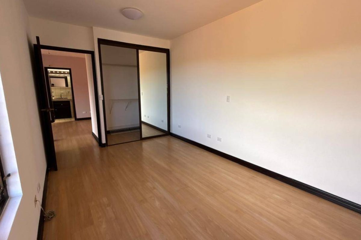 1d8676da-7d30-44c0-8c2e-384e8a957007-1