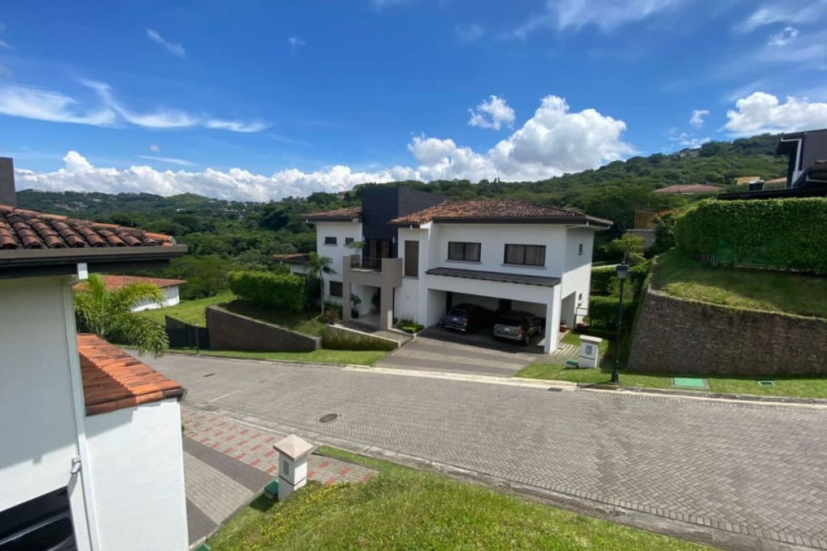 20672834_28fca8-b7bfe5b8