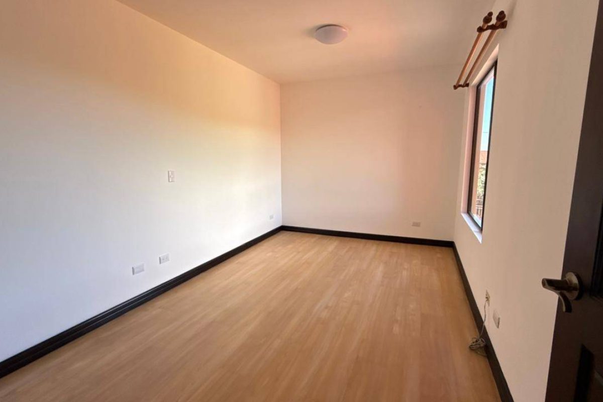 23cb5abb-eacc-4c69-b7e6-1ce3d06e39a6