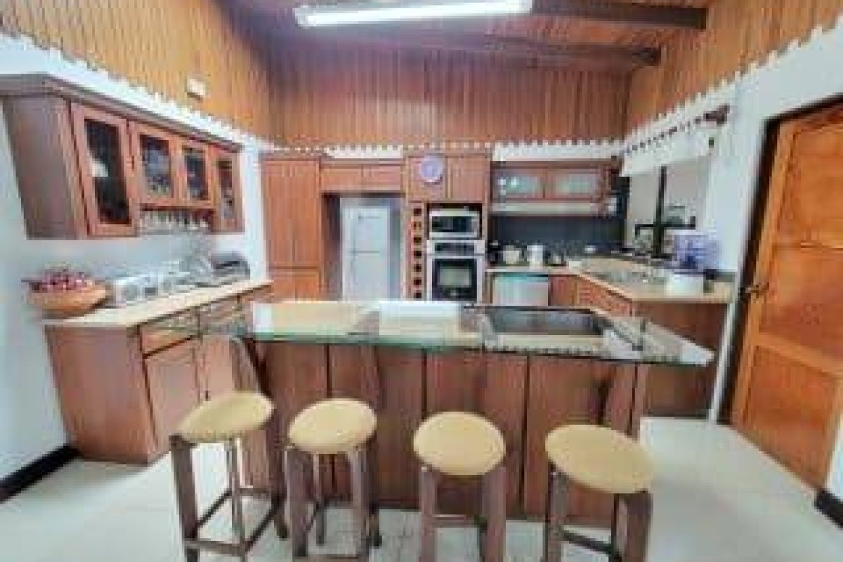 8 casa-venta-curribabat-cuatrohabitaciones-patio-zonaverde-dosplantas-residencial