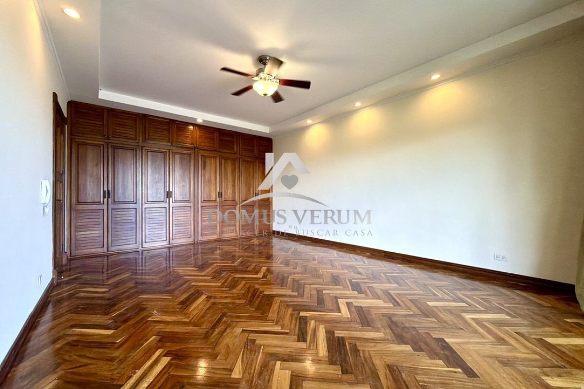 Condominio-Cerro-Colon-Casa-de-Lujo-en-Venta-24