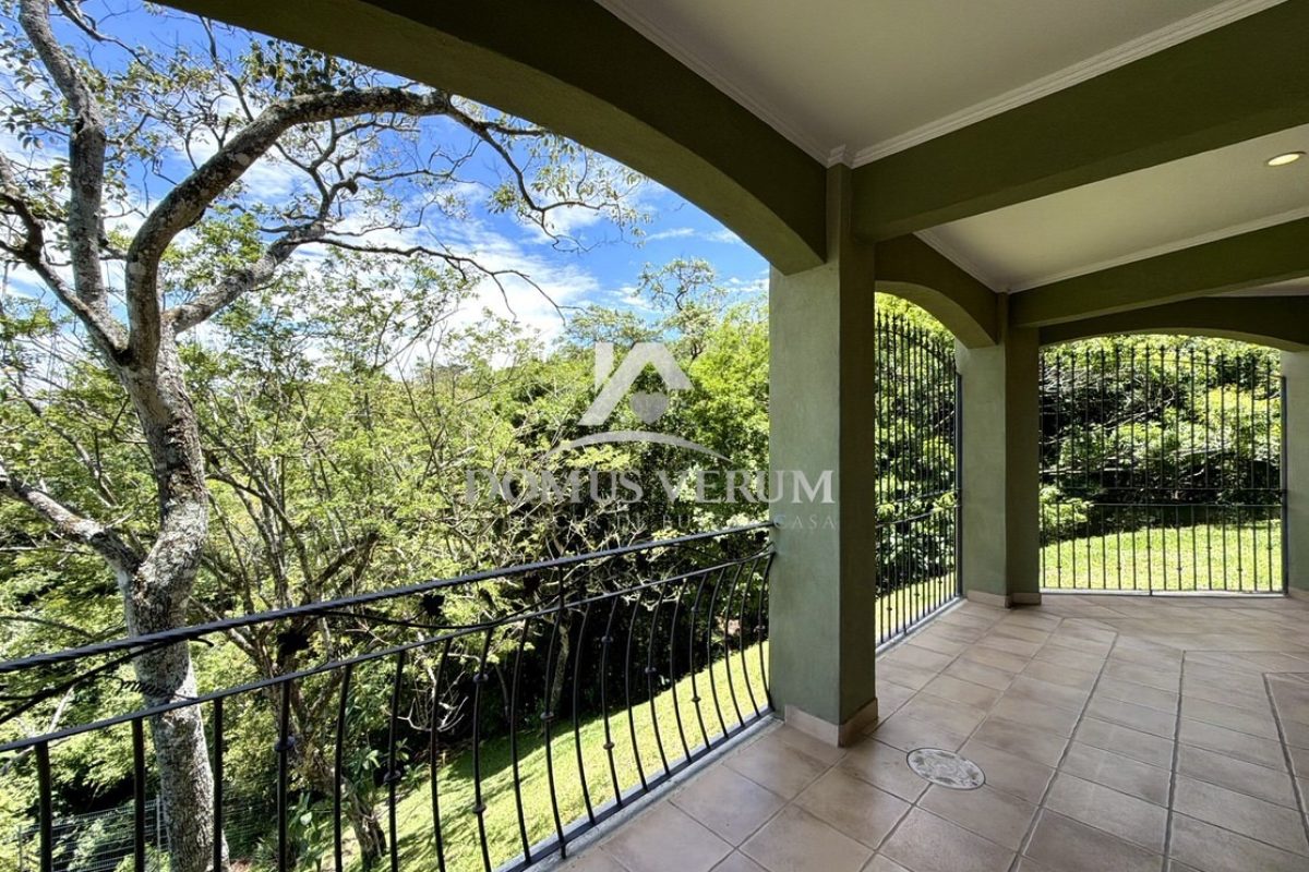 Condominio-Cerro-Colon-Casa-de-Lujo-en-Venta-38
