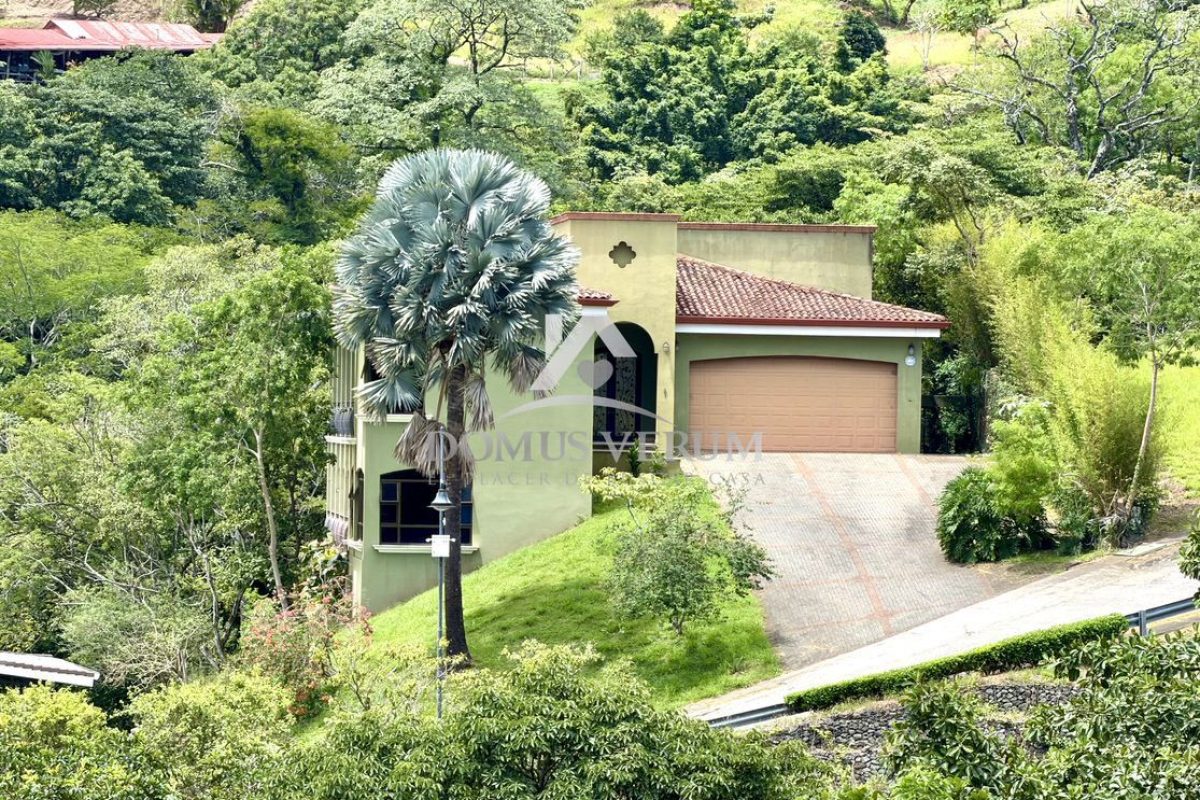 Condominio-Cerro-Colon-Casa-de-Lujo-en-Venta-50
