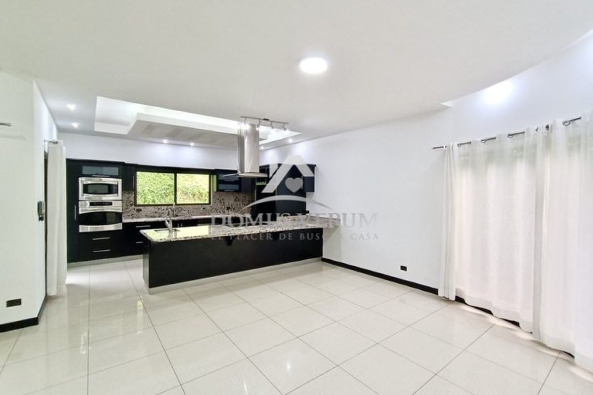 Condominio-Francosta-Casa-Contemporanea-en-Venta-013