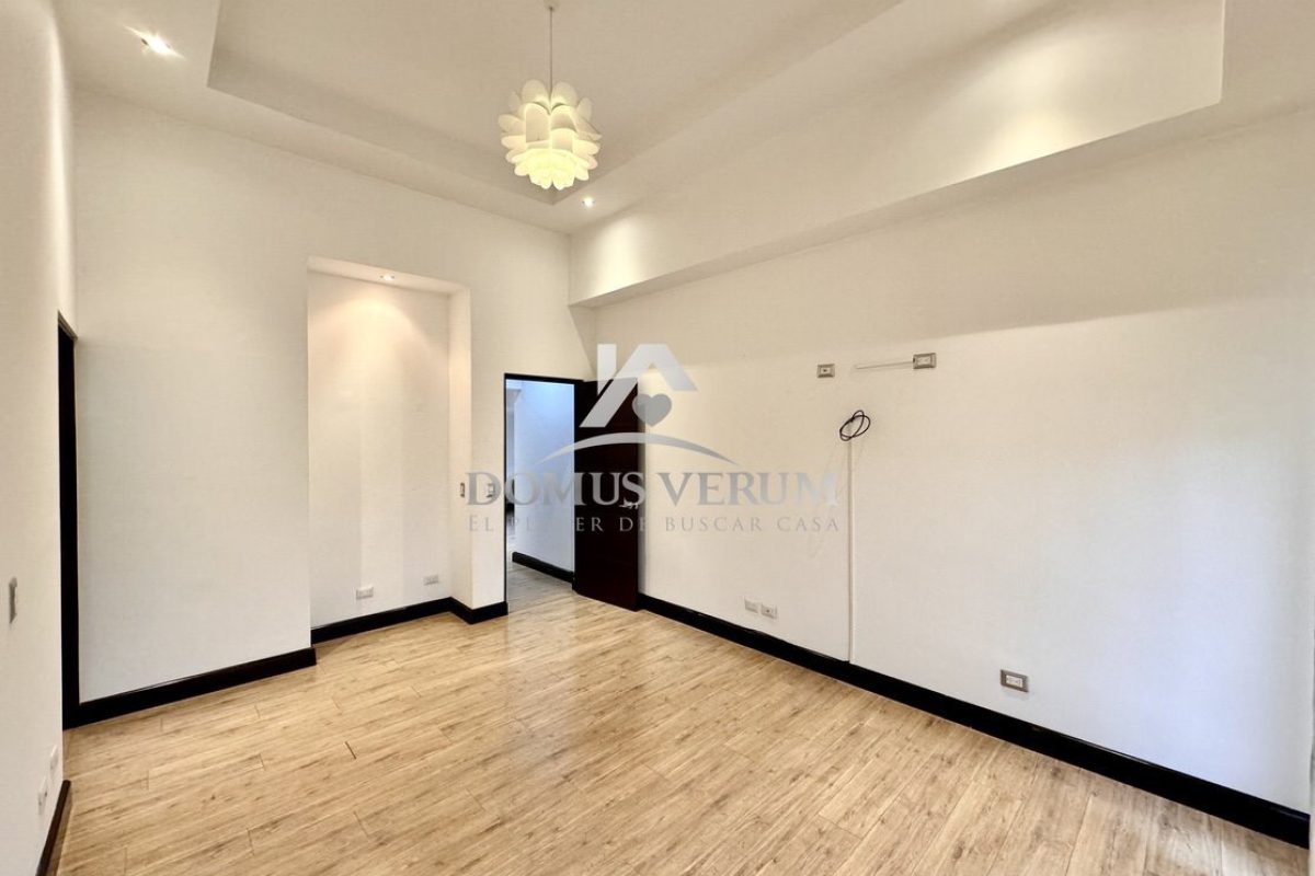 Condominio-Francosta-Venta-de-Casa-Estilo-Contemporaneo-025