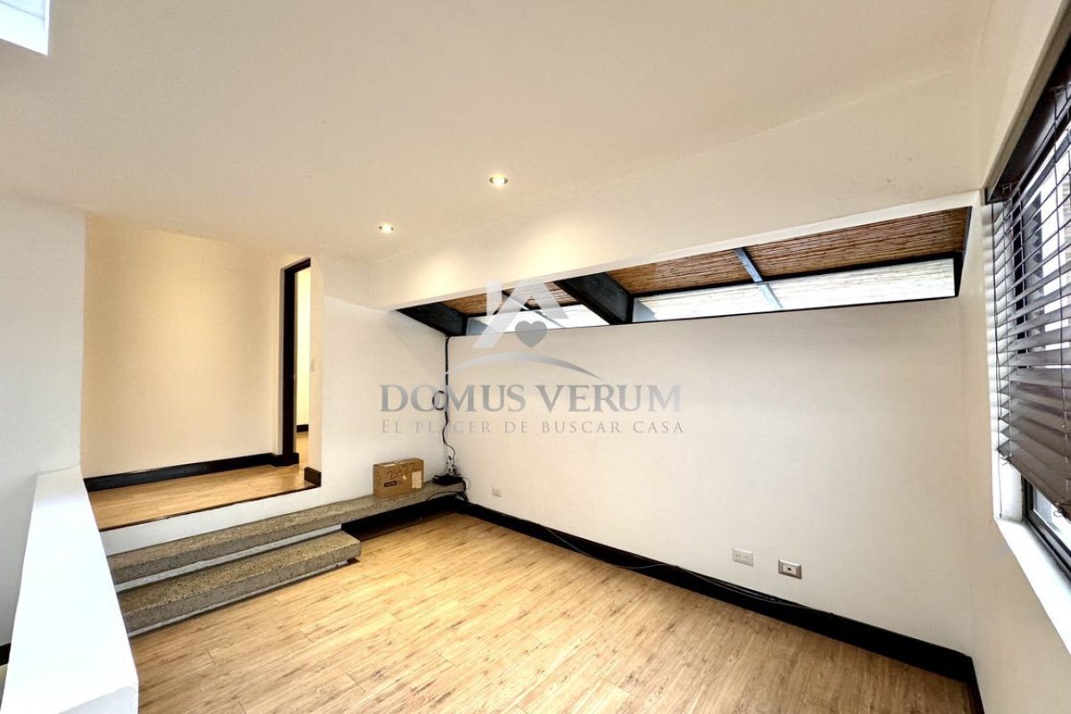 Condominio-Francosta-Venta-de-Casa-Estilo-Contemporaneo-031