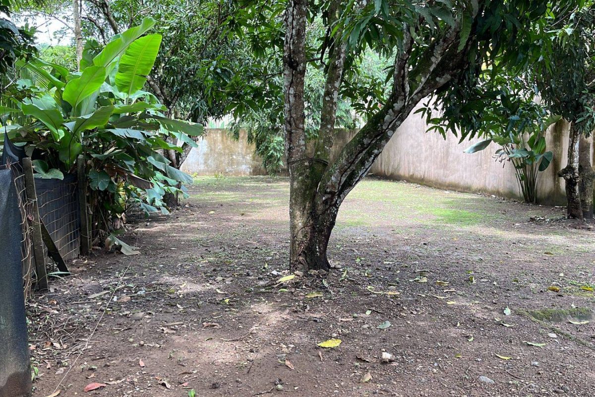 Costa-Rica-lot-near-ocean