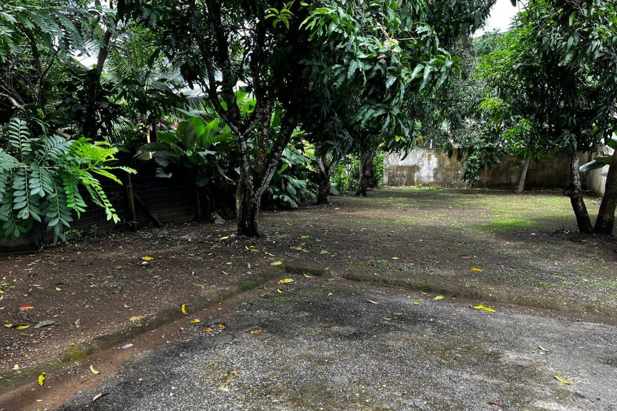 Lot-in-Costa-Rica-near-beach