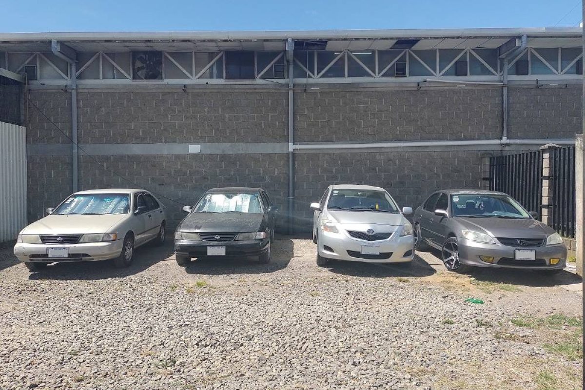 Parqueo destechado para 10 carros-0a936e09