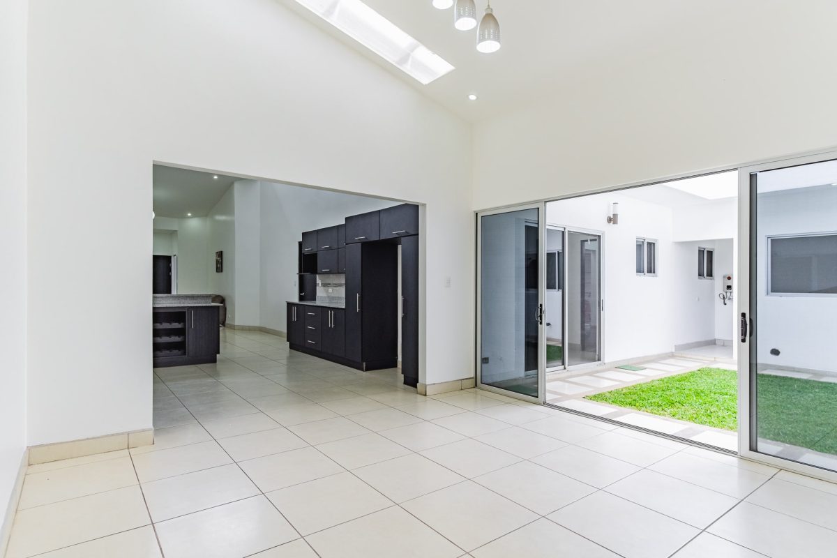 R.Marquina Adriana-21-min-b22075e3