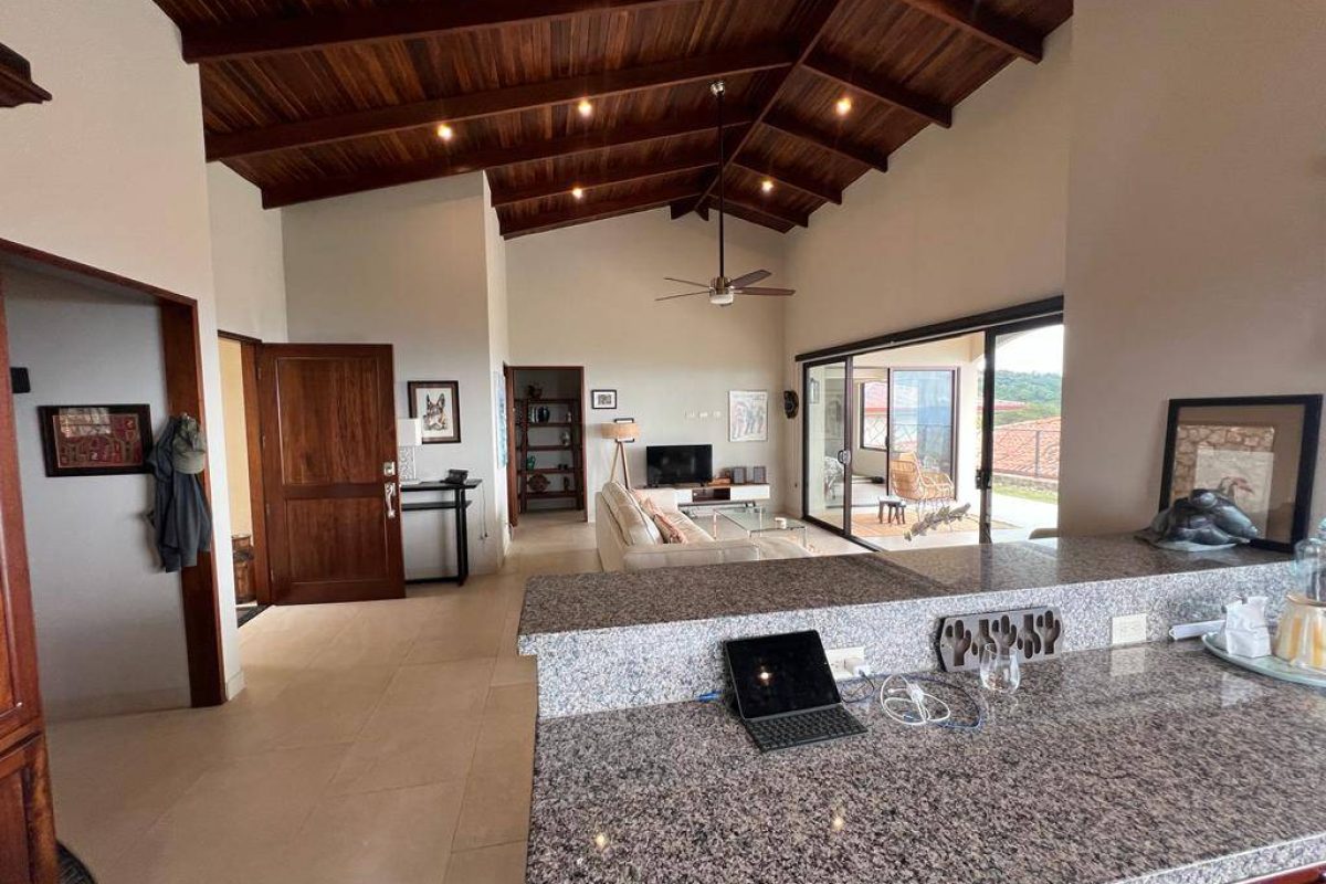 RealEstate_EucaliptoHouseOM_2