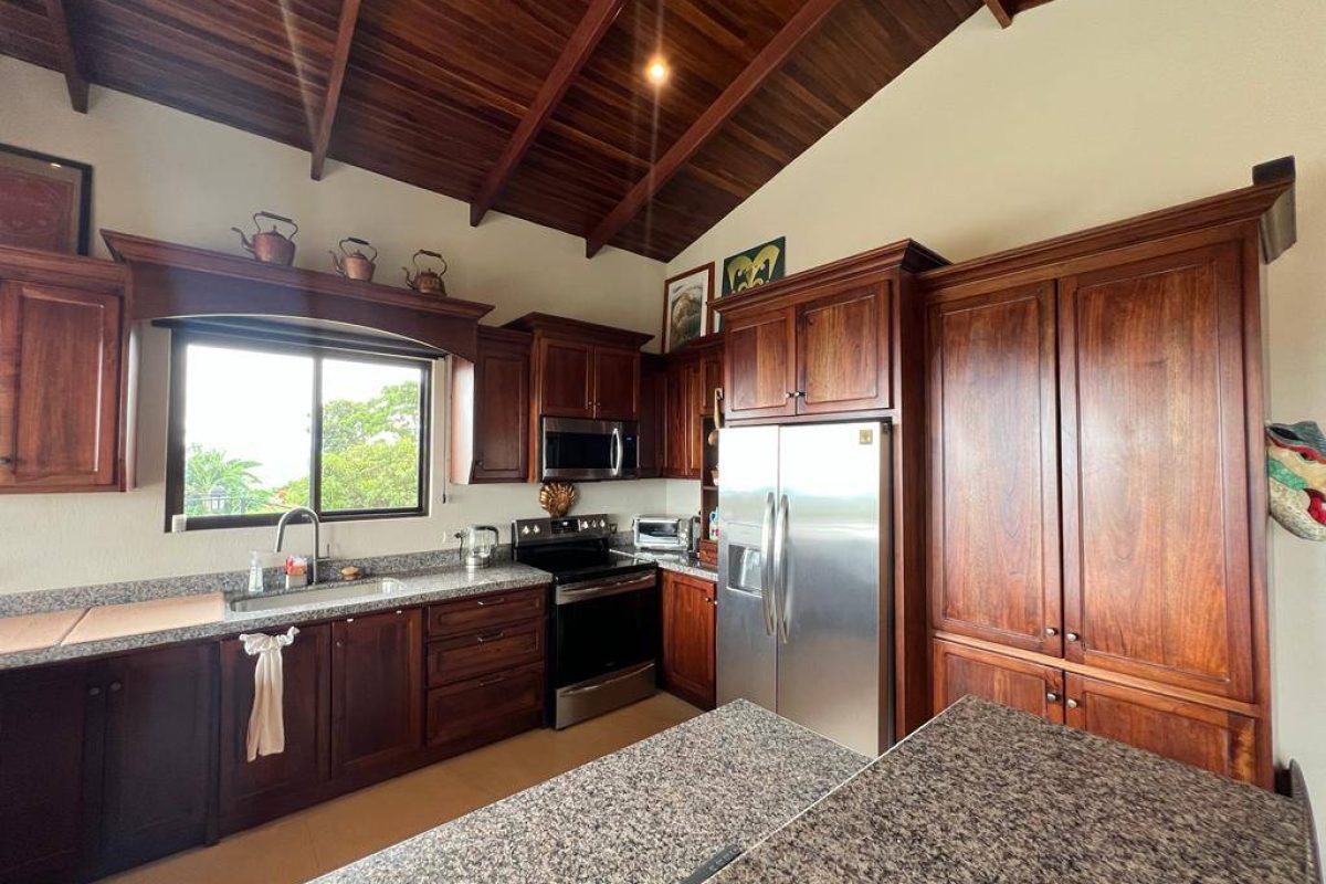 RealEstate_EucaliptoHouseOM_7