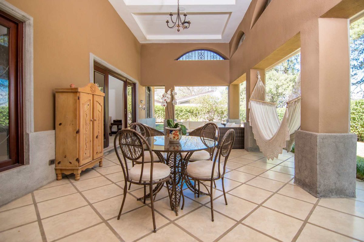 RealEstate_LosReyesHouse_13_13_11zon