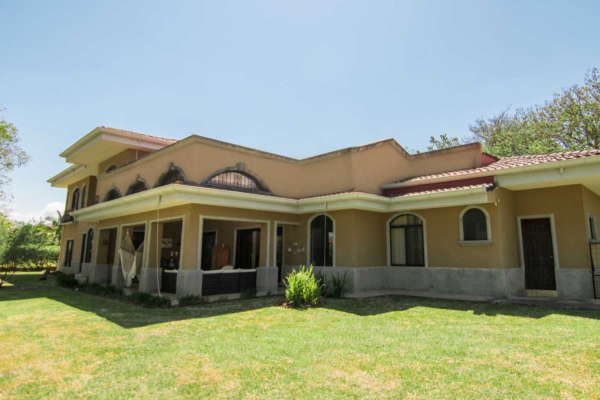 RealEstate_LosReyesHouse_7_7_11zon