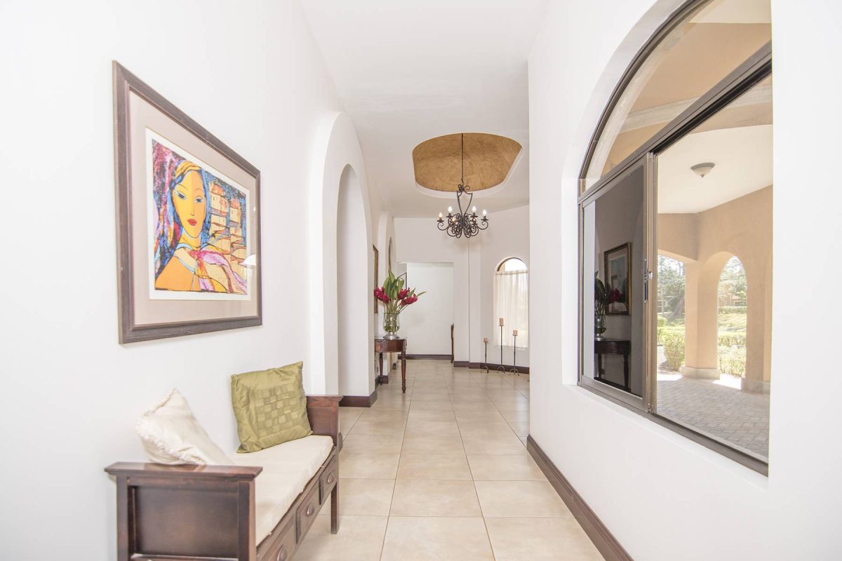 RealEstate_LosReyesHouse_8_8_11zon