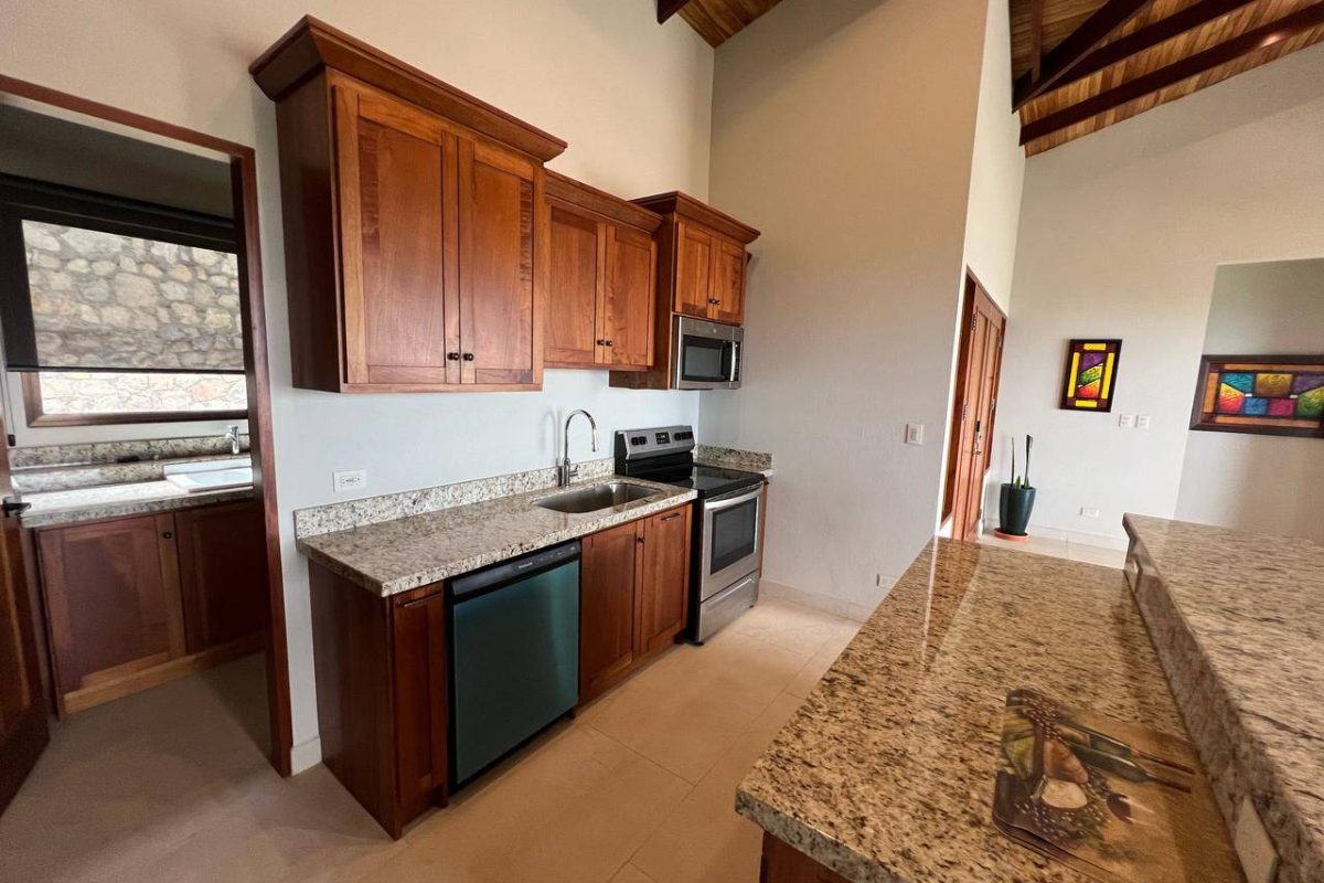 RealEstate_PochoteIIOroMonteFurnished_6-1