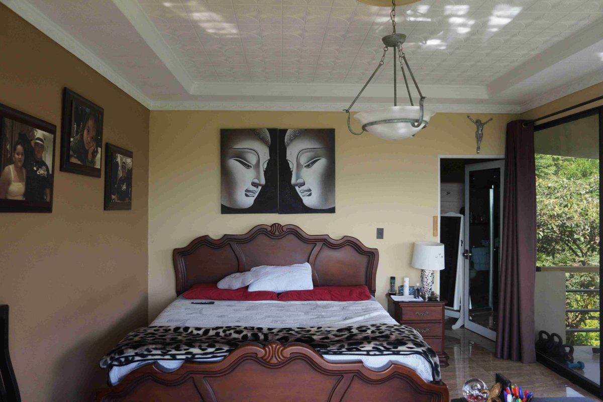 RealEstate_StoneFacadeHome_10_9_11zon