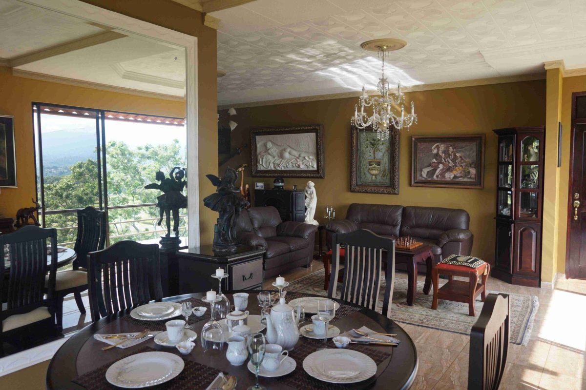 RealEstate_StoneFacadeHome_12_10_11zon