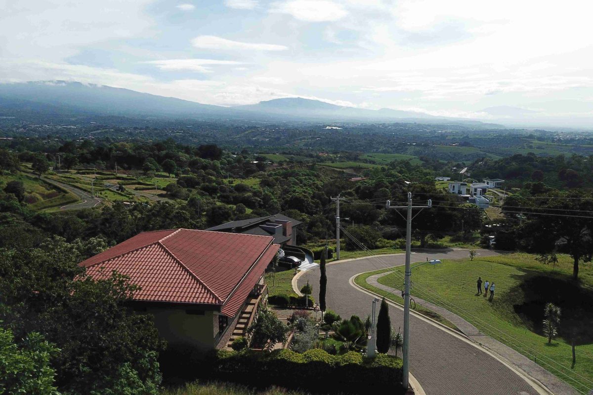 RealEstate_StoneFacadeHome_3_3_11zon