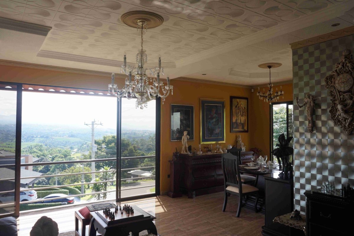 RealEstate_StoneFacadeHome_5_5_11zon