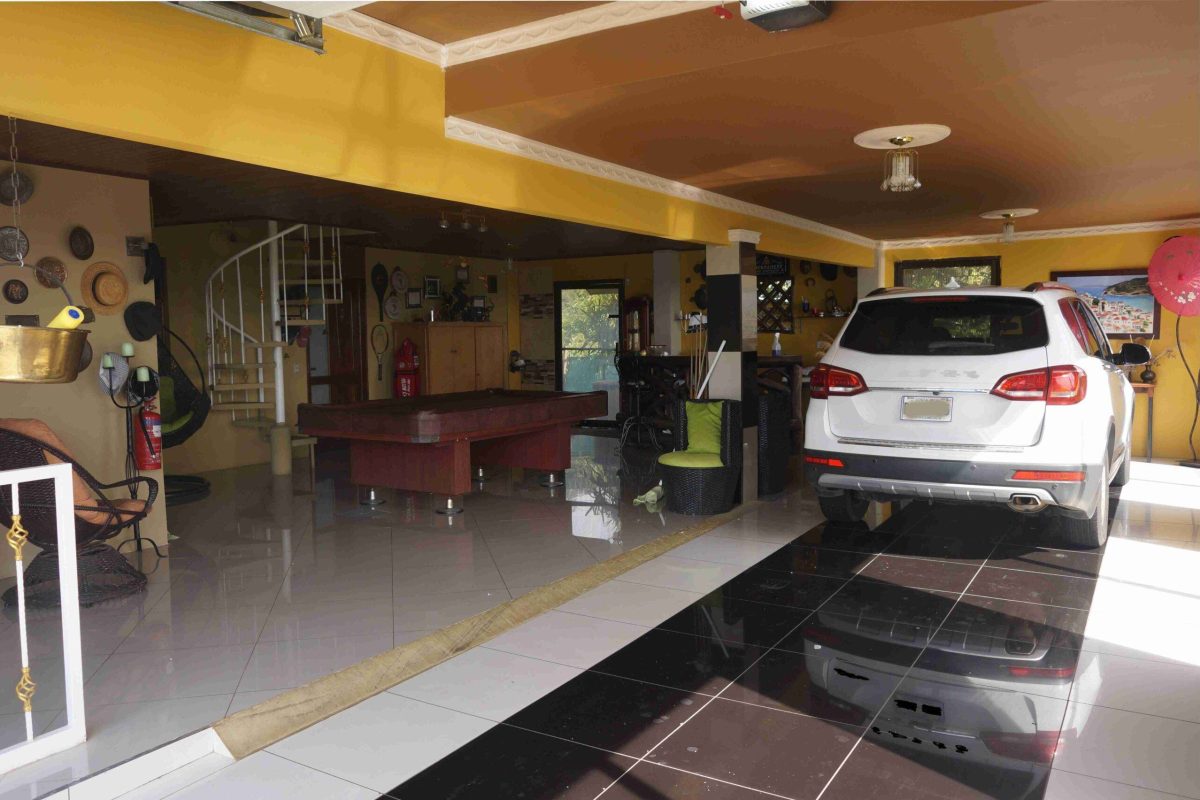 RealEstate_StoneFacadeHome_6_6_11zon