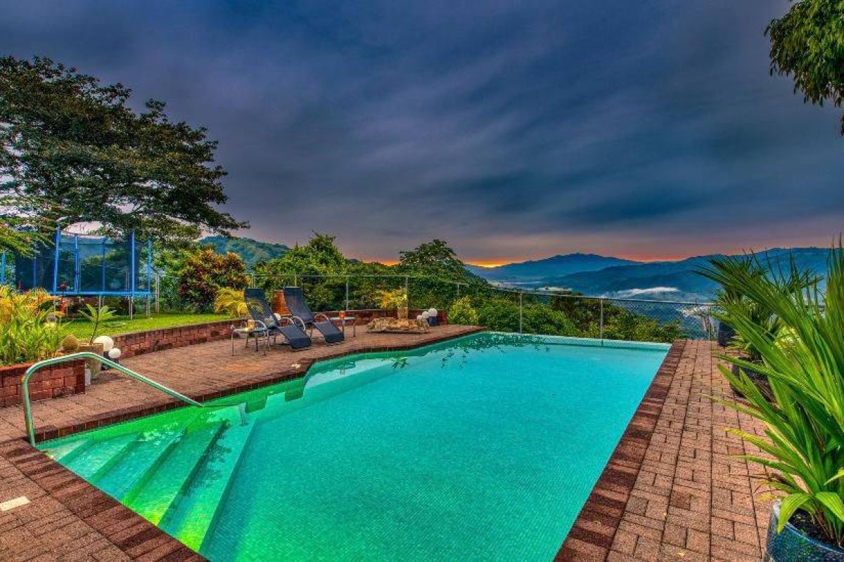 RealEstate_VistaMarLuxuryHousewithPool_13