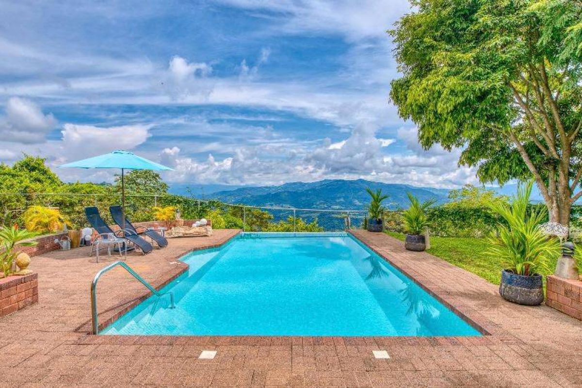 RealEstate_VistaMarLuxuryHousewithPool_5