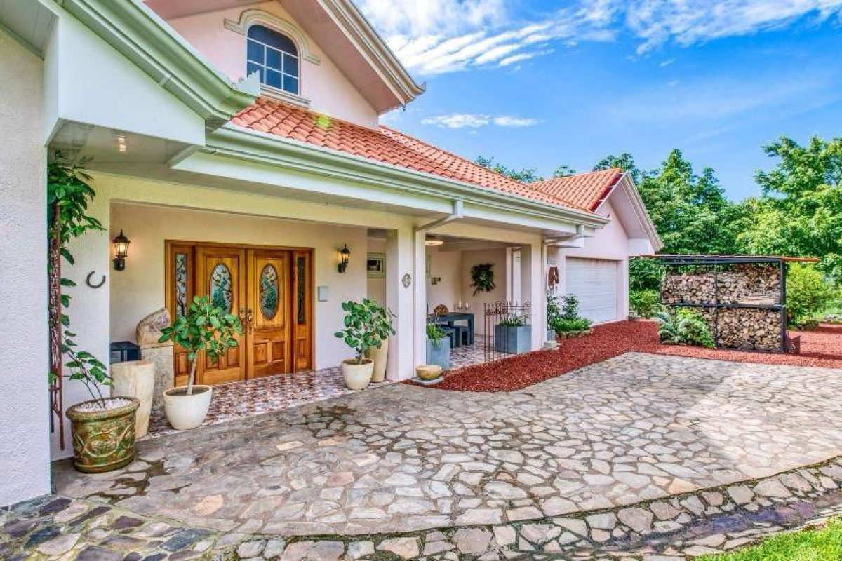 RealEstate_VistaMarLuxuryHousewithPool_6