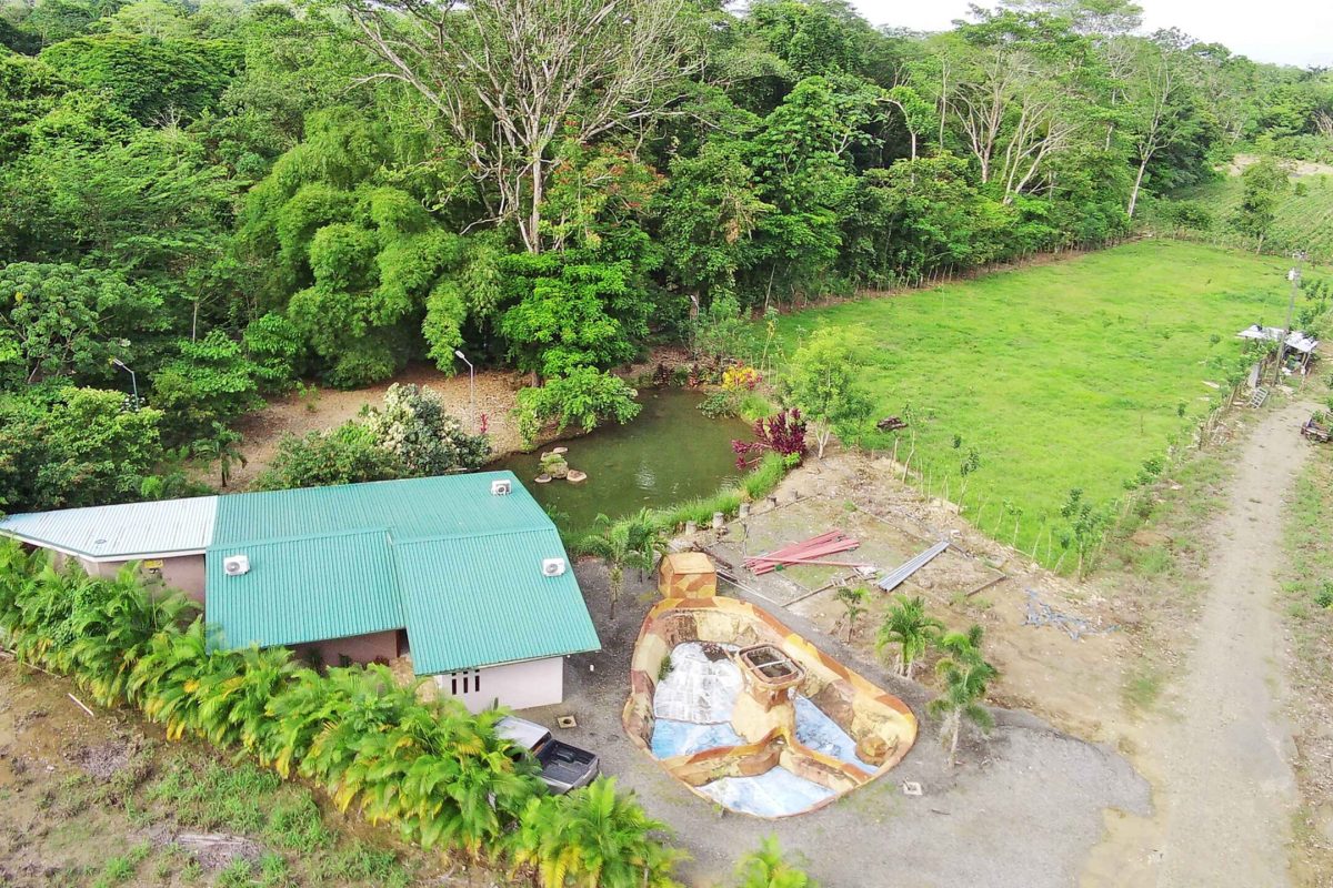 Real_Estate-Casa-con-Rio-y-Lago-Danny-el-Bosque-4_6_11zon