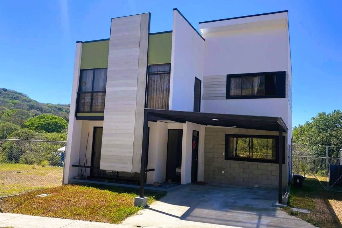 Real_estate_219759-F-00_1