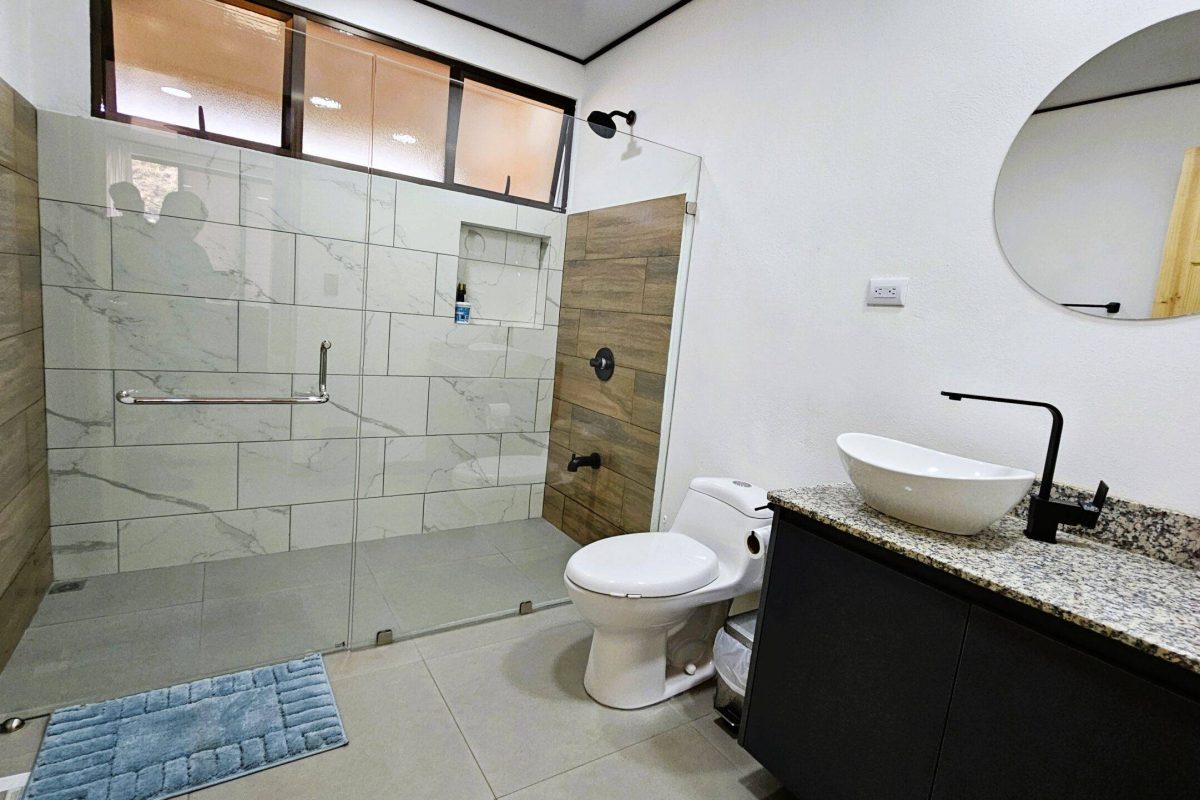Real_estate_219759-F-00_10