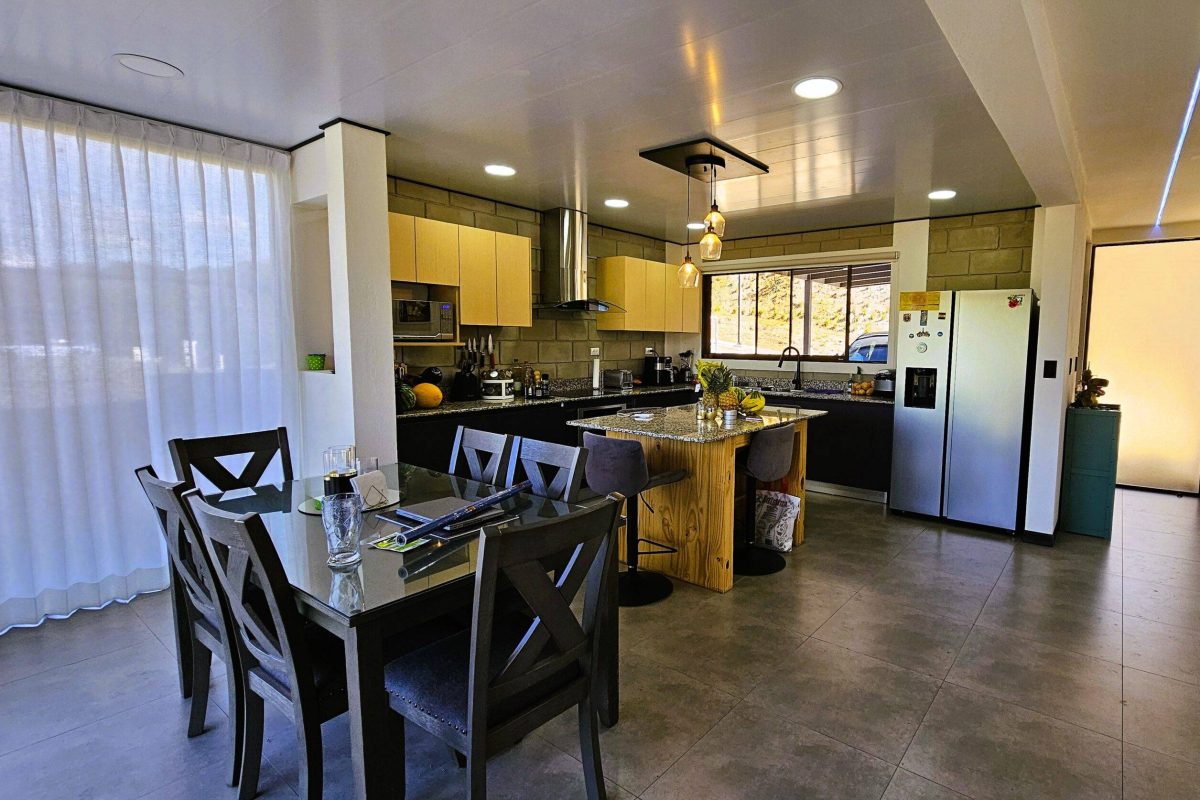 Real_estate_219759-F-00_6