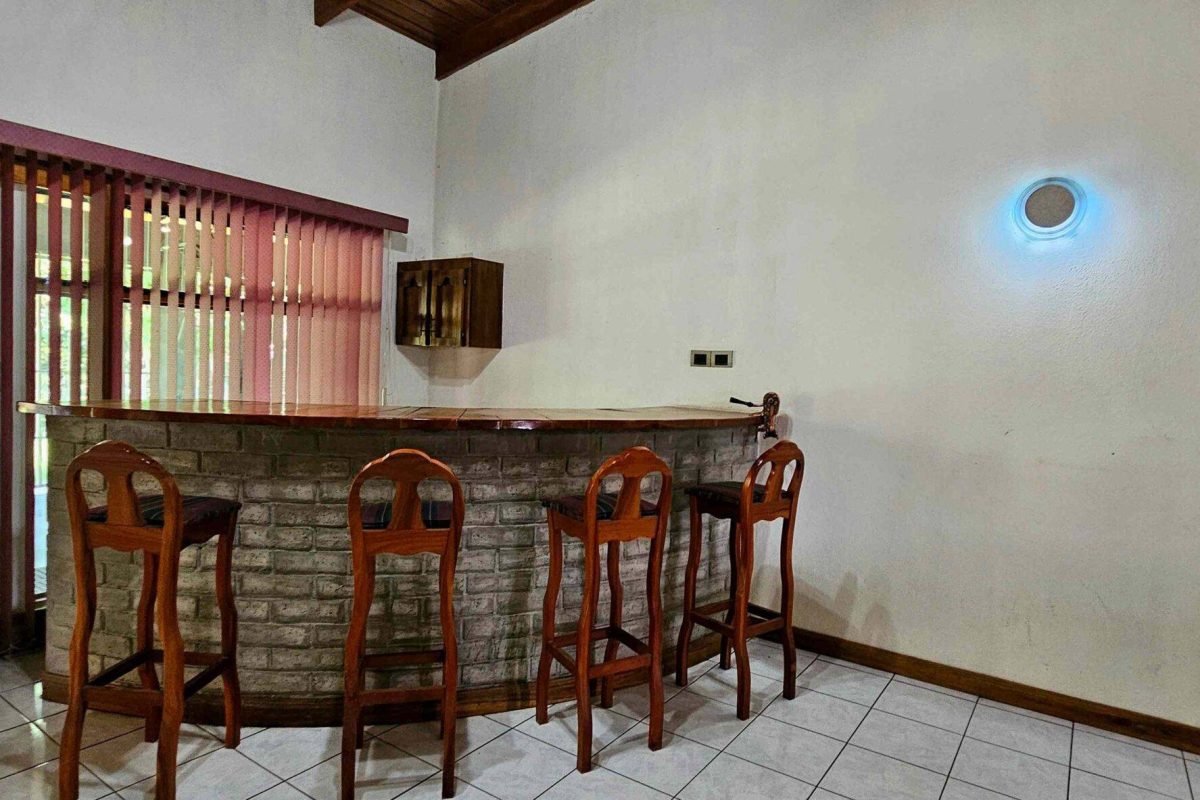 Real_estate_300576-00_07_7_11zon