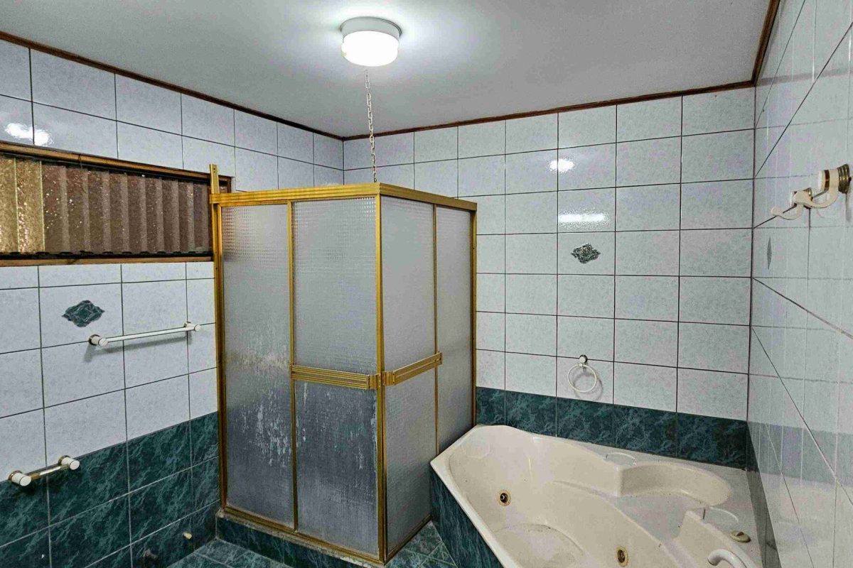 Real_estate_300576-00_10_10_11zon