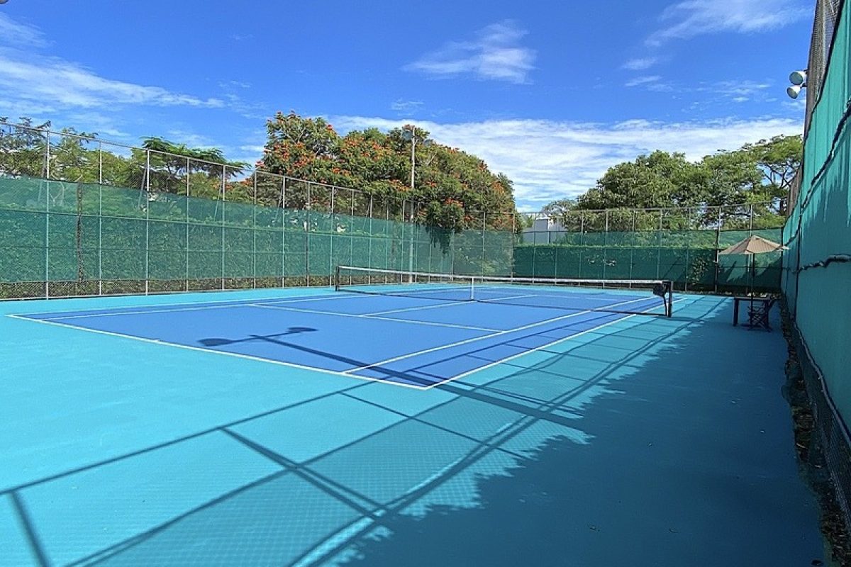 TENNIS