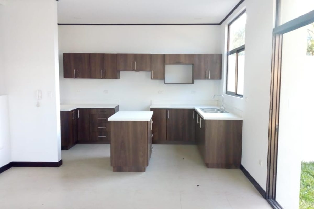 WhatsApp Image 2019-01-12 at 11.55.09 AM-12822302